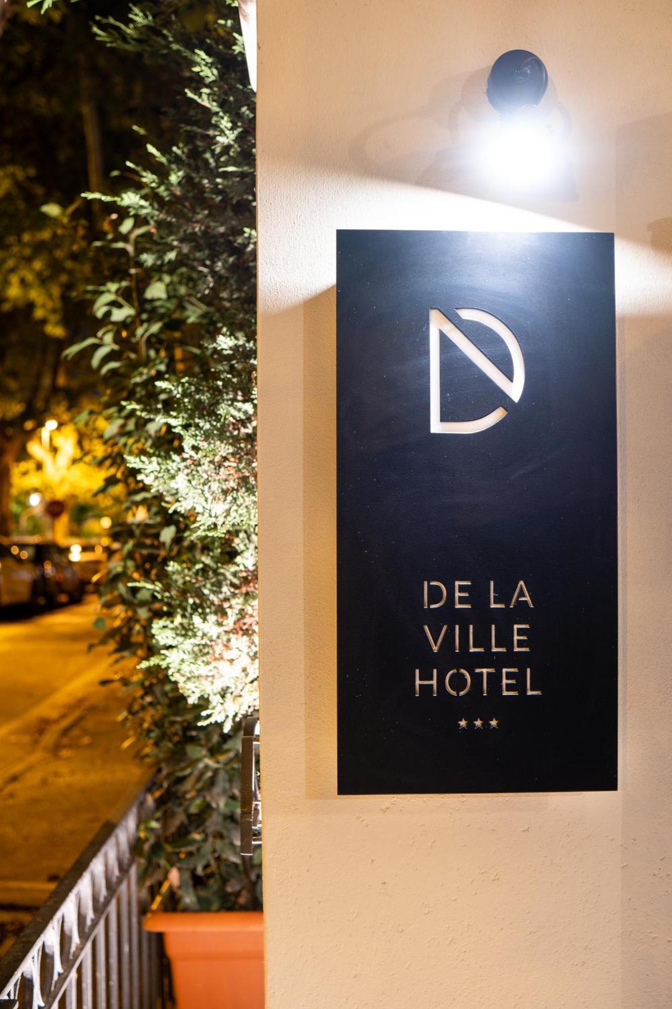 De La Ville Hotel Cattolica Ngoại thất bức ảnh